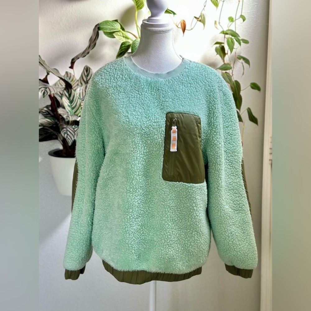 UGG Mint Green Sherpa Fleece Pullover Sweater – Size Small